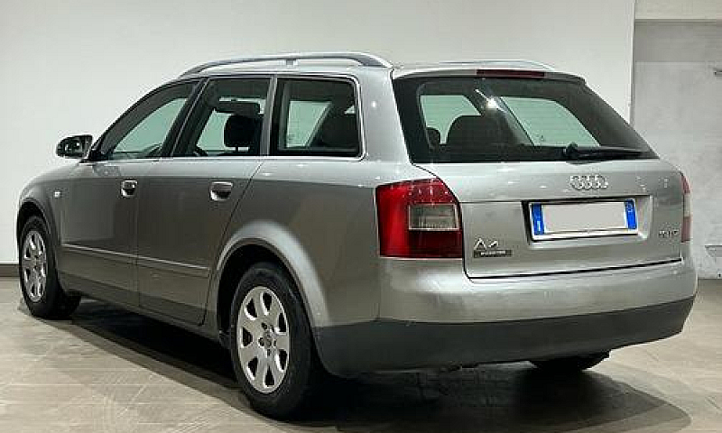 Audi A4 Cat Avant 1....