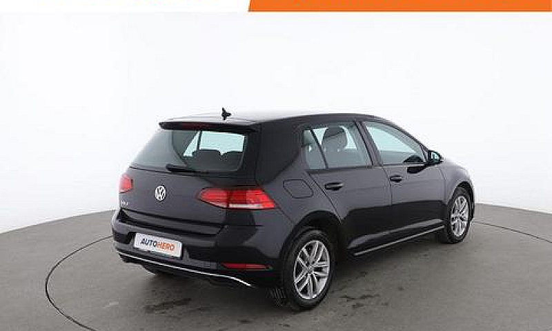 Volkswagen Golf Hb78...