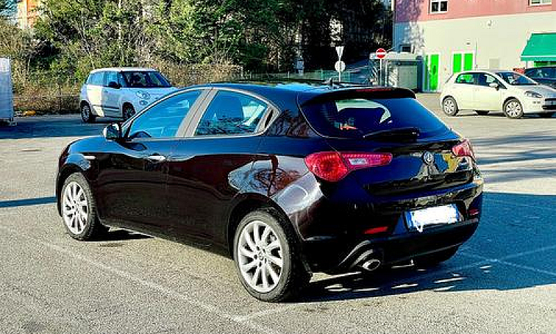 Alfa Romeo Giulietta...