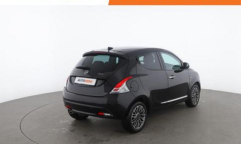 Lancia Ypsilon Xg405...