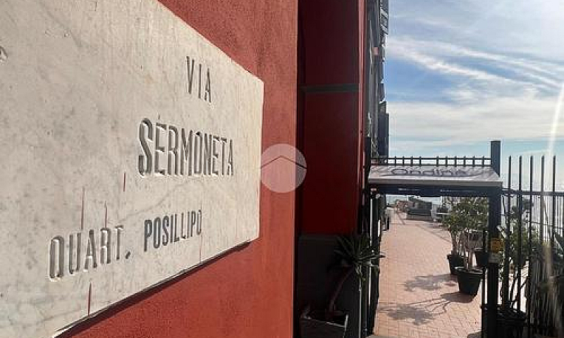 Monolocale A Napoli...