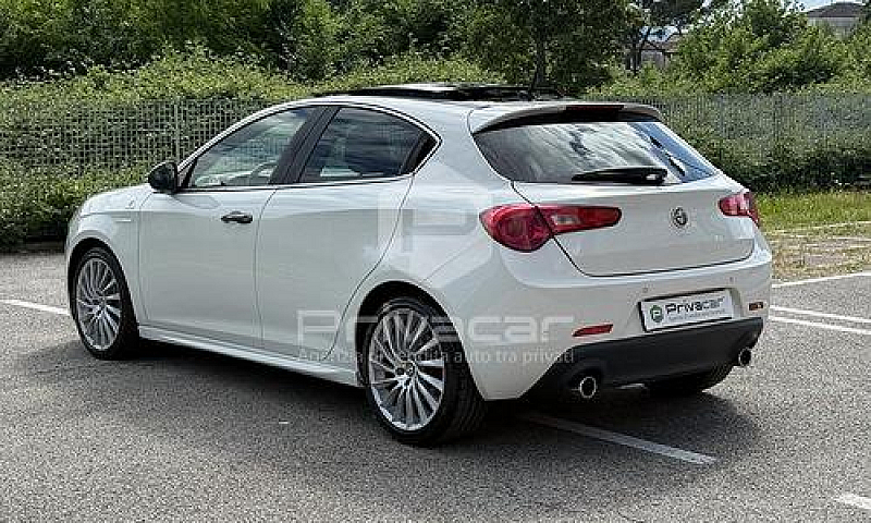 Alfa Romeo Giulietta...
