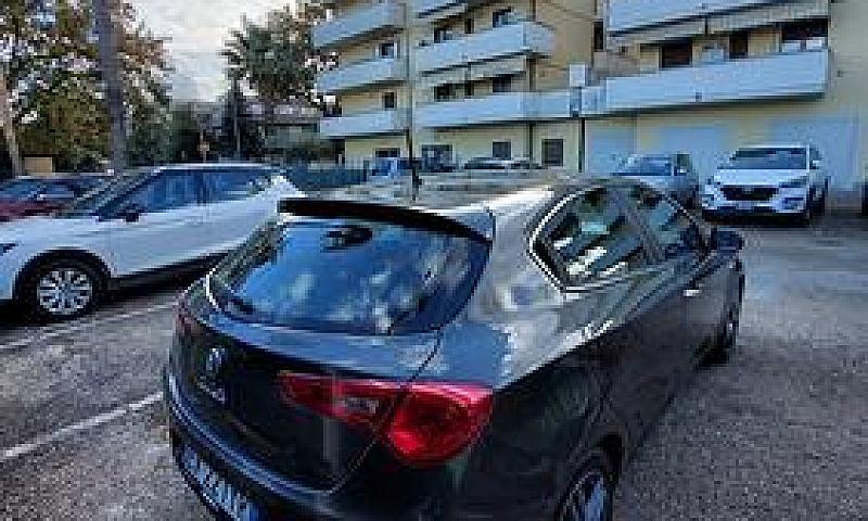 Alfa Romeo Giulietta...