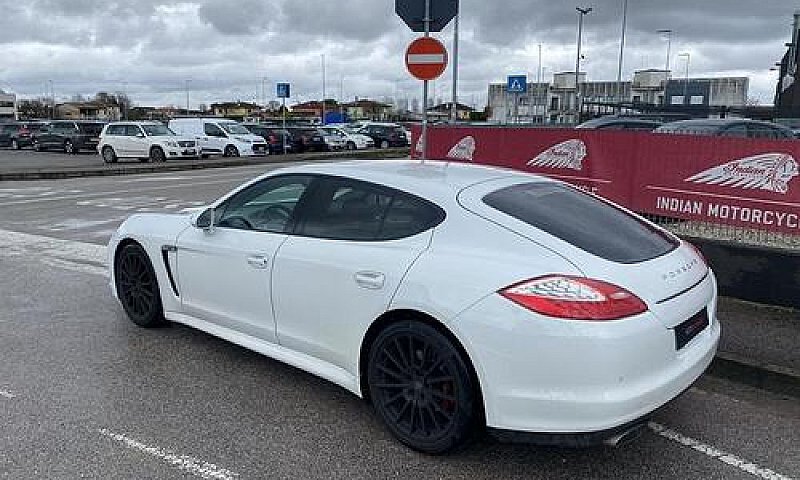 Porsche Panamera 3.0...