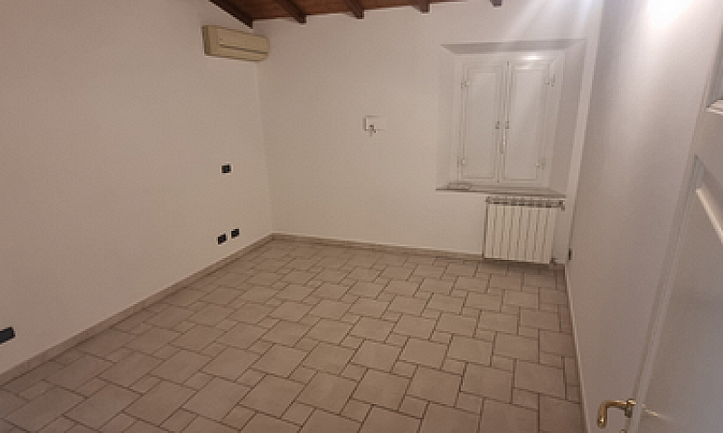 Casa Con Ingresso In...