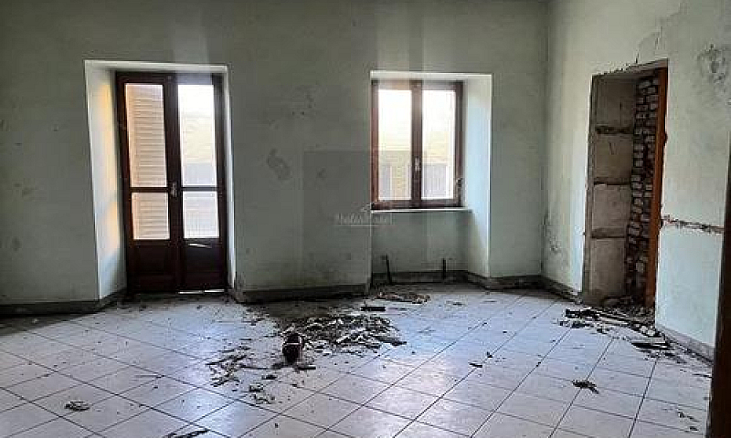 Bilocale Da Ristrutt...