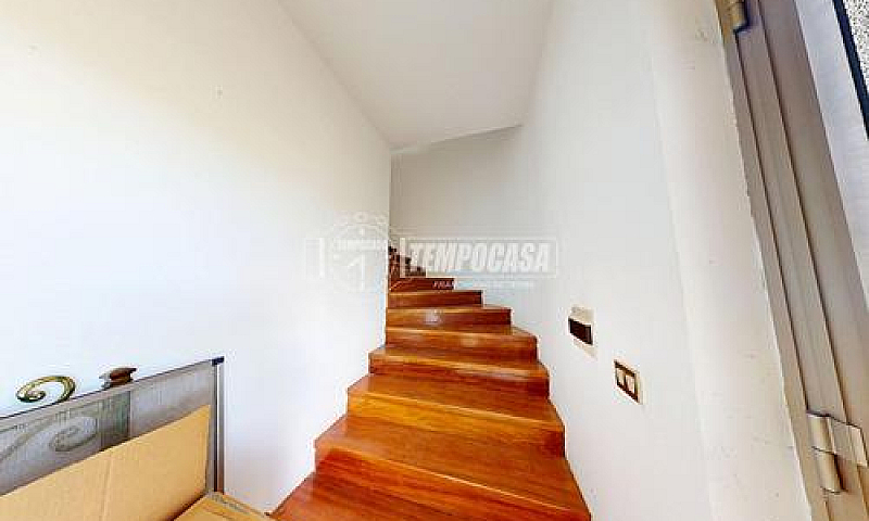 Intera Palazzina Ban...