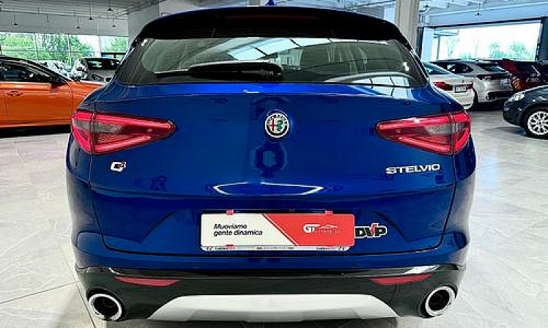 Alfa Romeo Stelvio 2...
