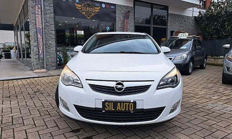 Opel Astra 1.4 Turbo...