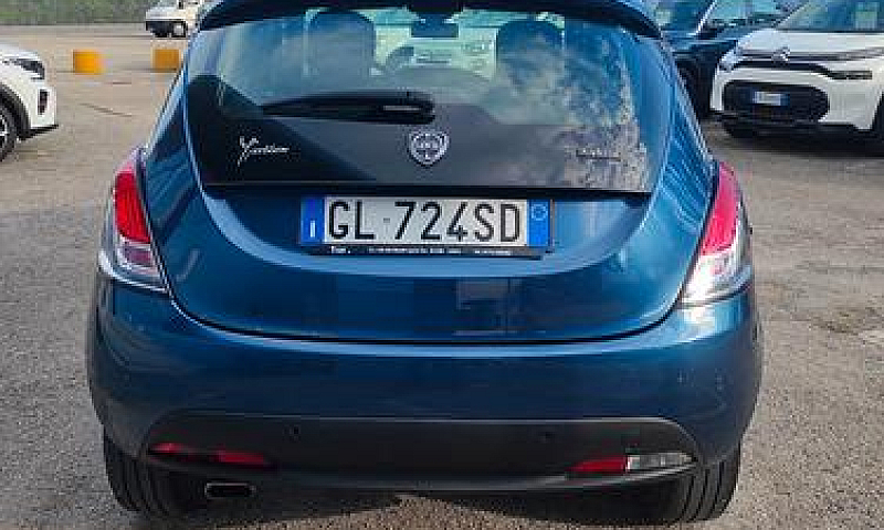 Lancia Ypsilon 1.0 B...