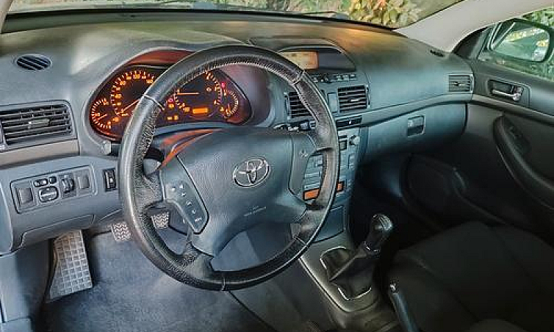  Toyota Avenssis ...