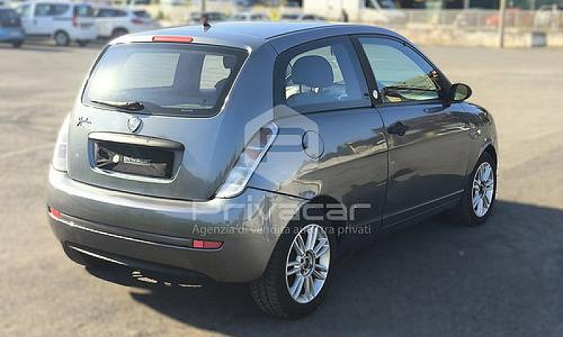 Lancia Ypsilon 1.4 A...