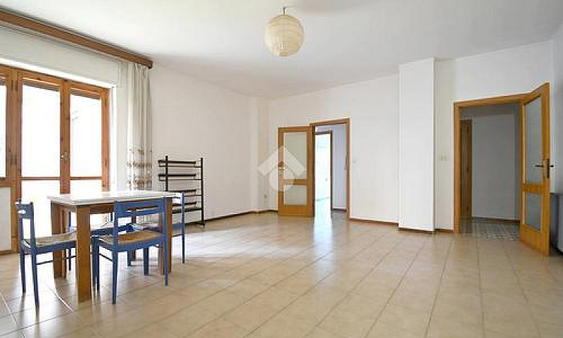 3 Locali A Cagliari...