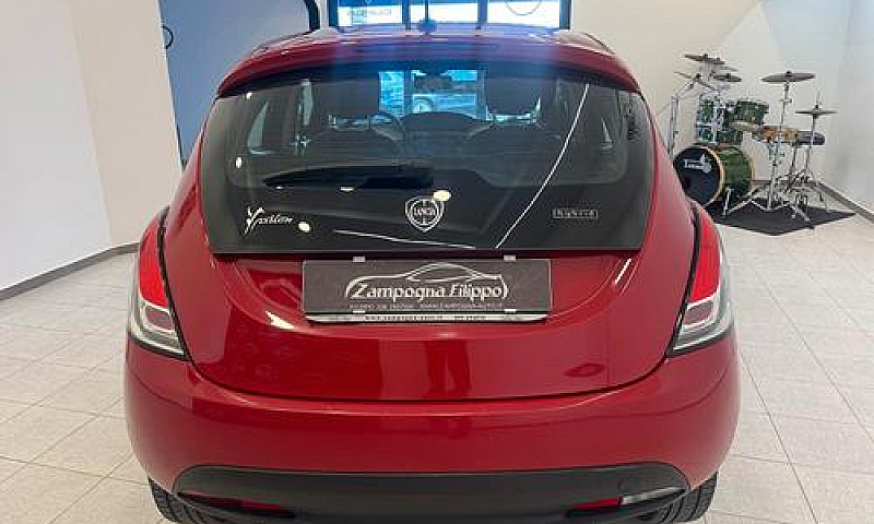Lancia Ypsilon 1.0 H...