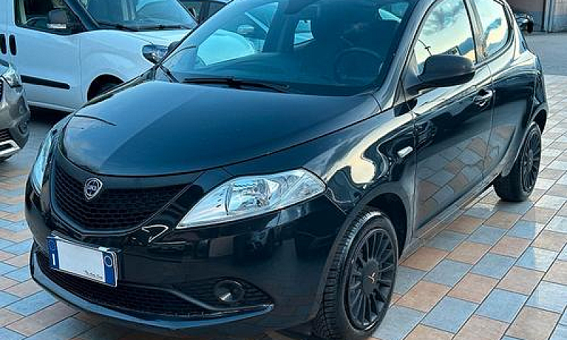 Lancia Ypsilon 1.2 6...