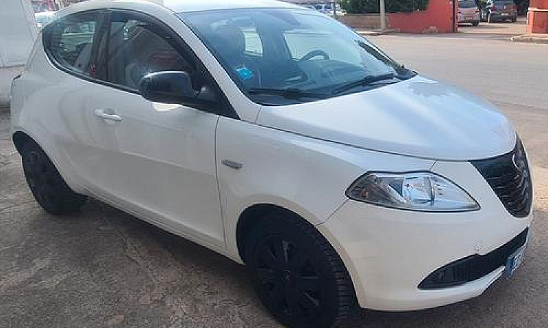 Lancia Ypsilon 1.2 6...