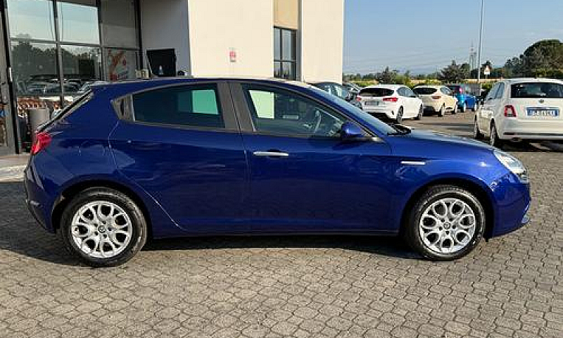 Alfa Romeo Giulietta...