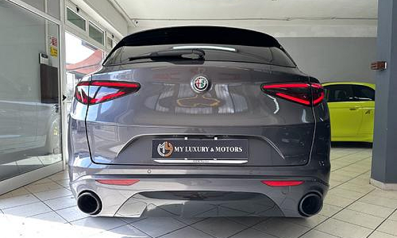 Alfa Romeo Stelvio 2...