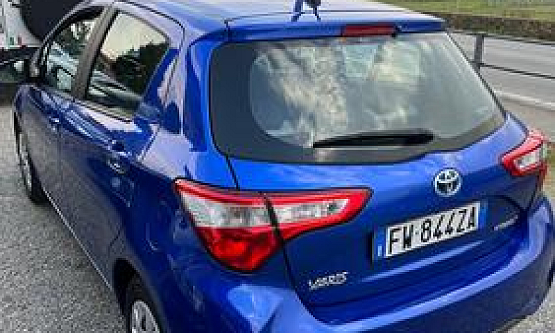 Toyota Yaris Hybrid...