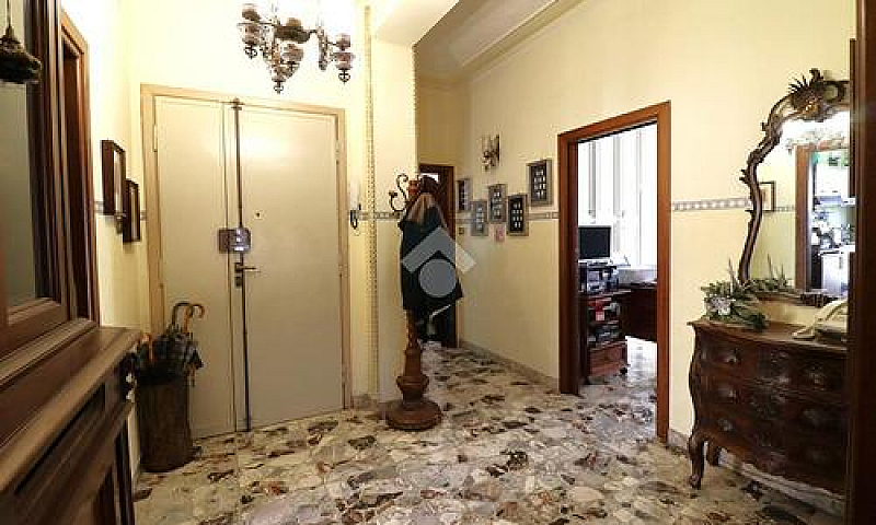 4 Locali A Terni...