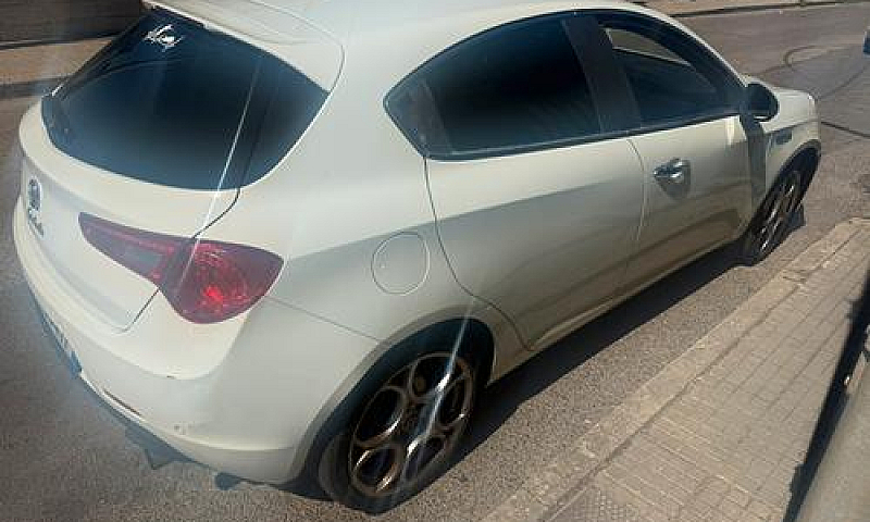 Alfa Romeo Giulietta...