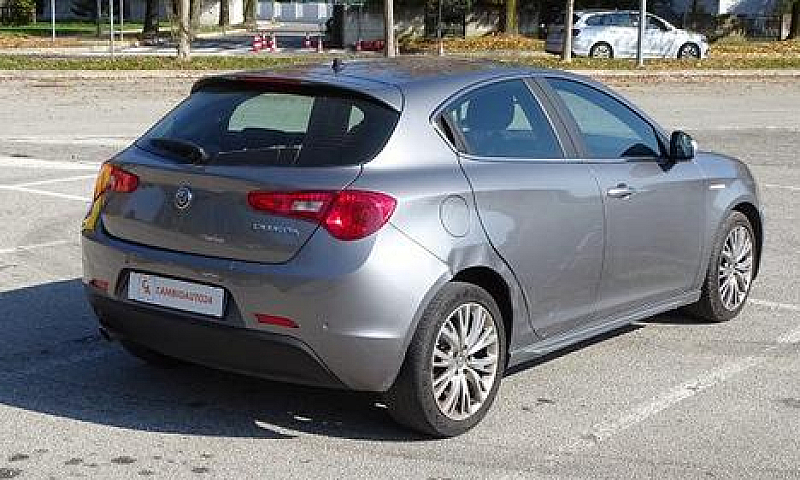 Alfa Romeo Giulietta...