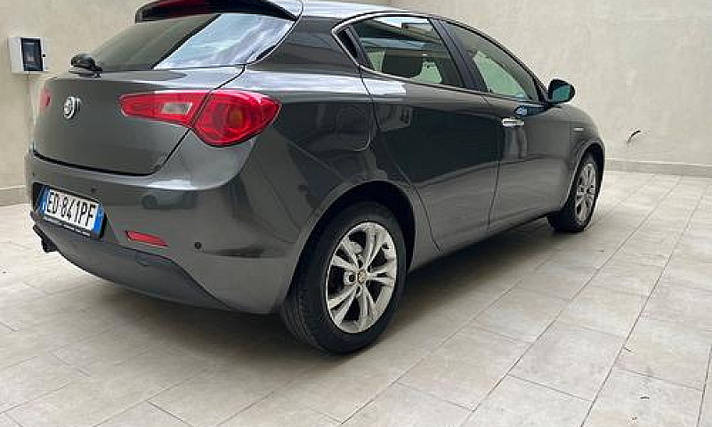 Alfa Romeo Giulietta...