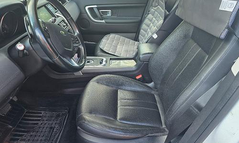 Land Rover Discovery...