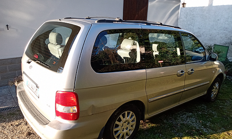 Kia Carnival...