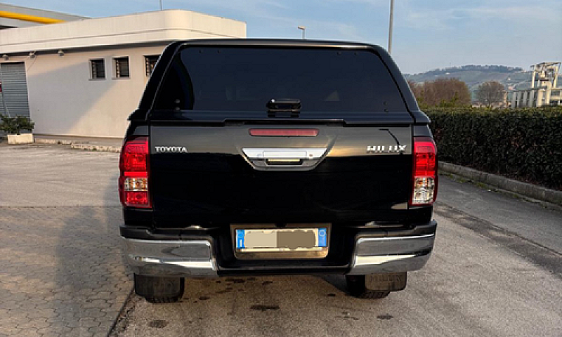 Toyota Hilux Viii Pi...