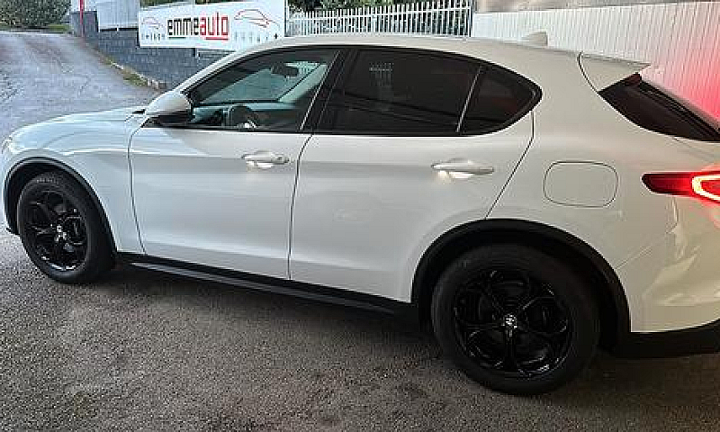 Alfa Romeo Stelvio 2...