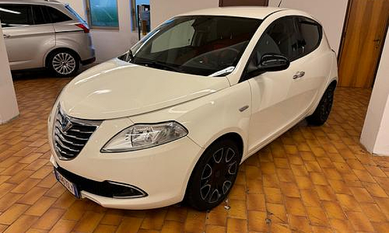 Lancia Ypsilon 1.3 M...