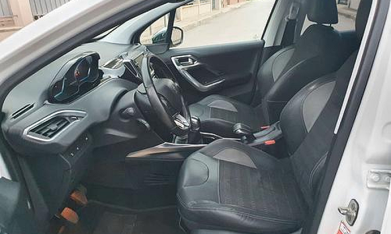 Peugeot 2008 1.6 E-H...
