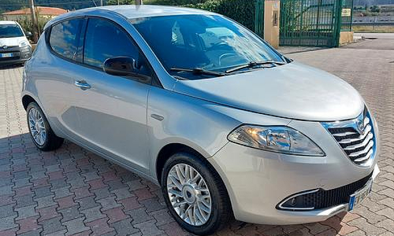 Lancia Ypsilon 1.3 M...