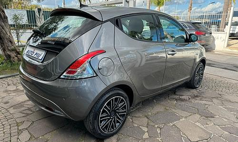 Lancia Ypsilon 1.0 F...