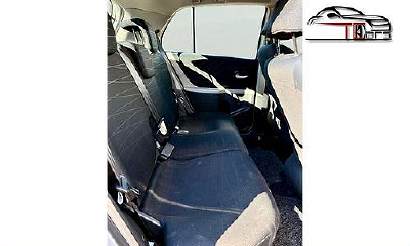 Toyota Yaris 1.3 - G...