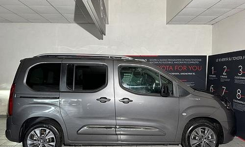 Toyota Proace City V...