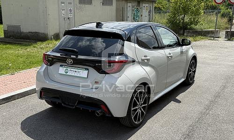 Toyota Yaris 1.5 130...