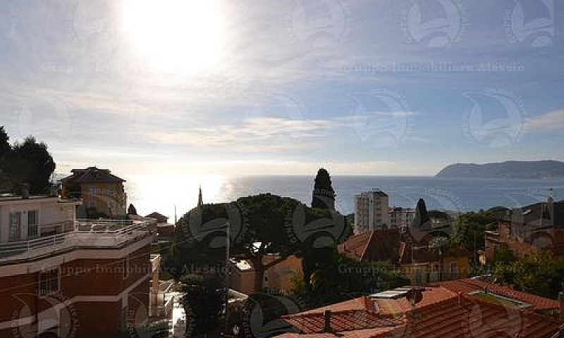 Alassio, Ampio Appar...