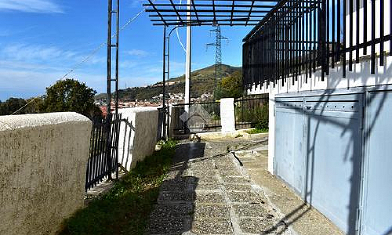 3 Locali A Guardia P...