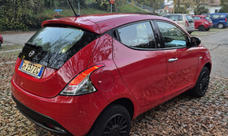 Lancia Ypsilon Ecoch...