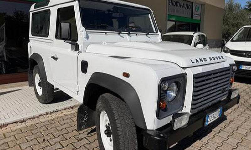 Land Rover Defender ...
