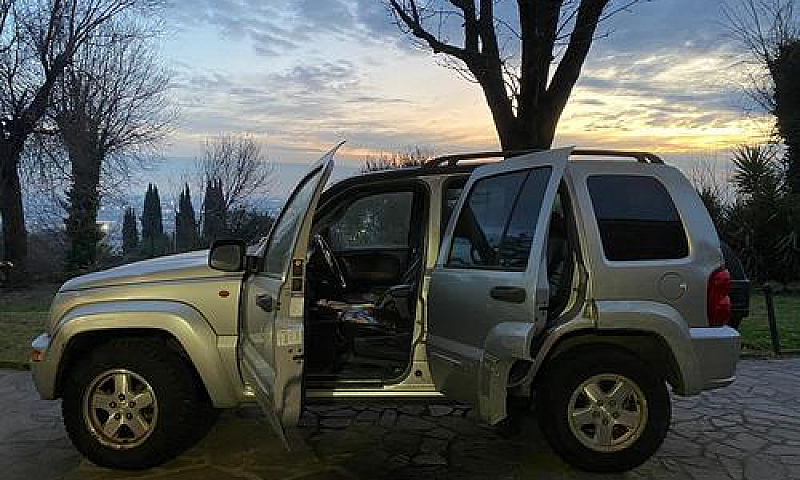 Jeep Cherokee 2.8 Cr...