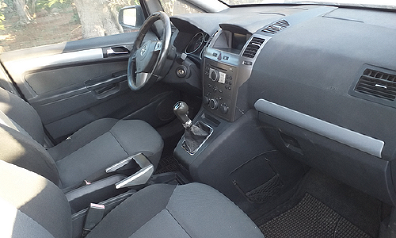 Opel Zafira Tdci 1.9...