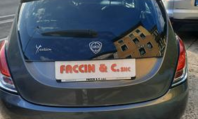Lancia Ypsilon 1.0 F...