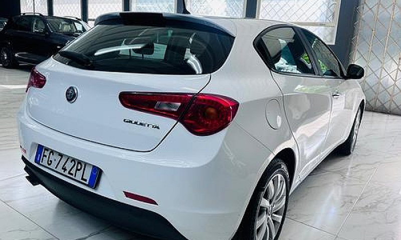 Alfa Romeo Giulietta...