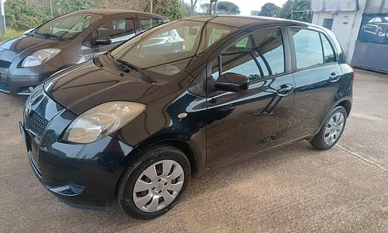 Toyota Yaris 1.0 Sol...