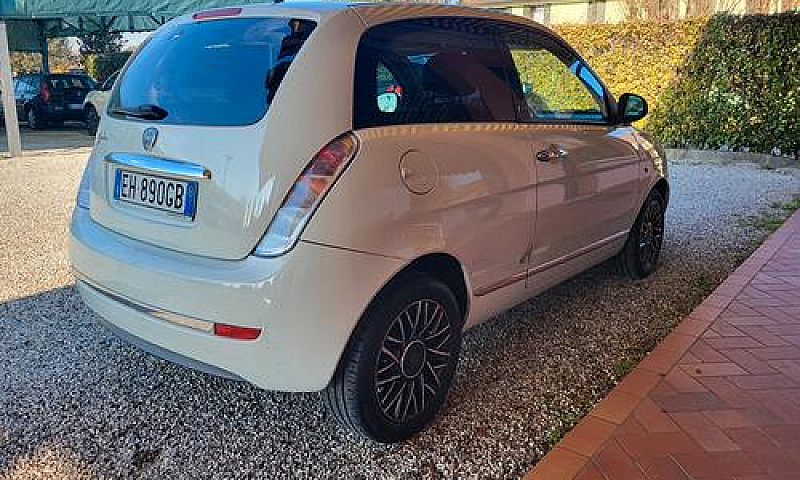 Lancia Ypsilon 1.2 6...