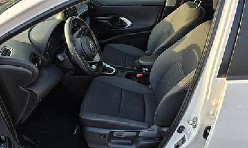 Toyota Yaris 1.5 Hyb...
