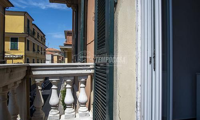 4 Locali In Centro L...